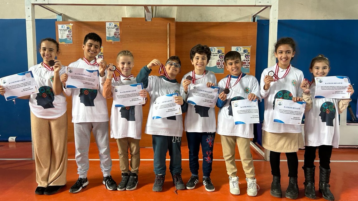 Asiye Hüseyin Akyüz Bilim İlk/Ortaokulu Akıl ve Zeka Oyunları Turnuvasına İmzasını Attı