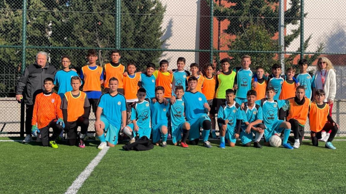 Urla Gençlik ve Spor Müdürlüğünün Okul Sporları Futbol Müsabakaları